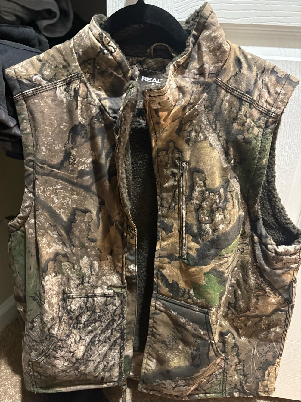 REALTREE Men’s Camouflage Fleece-Lined Vest - Brown/Green